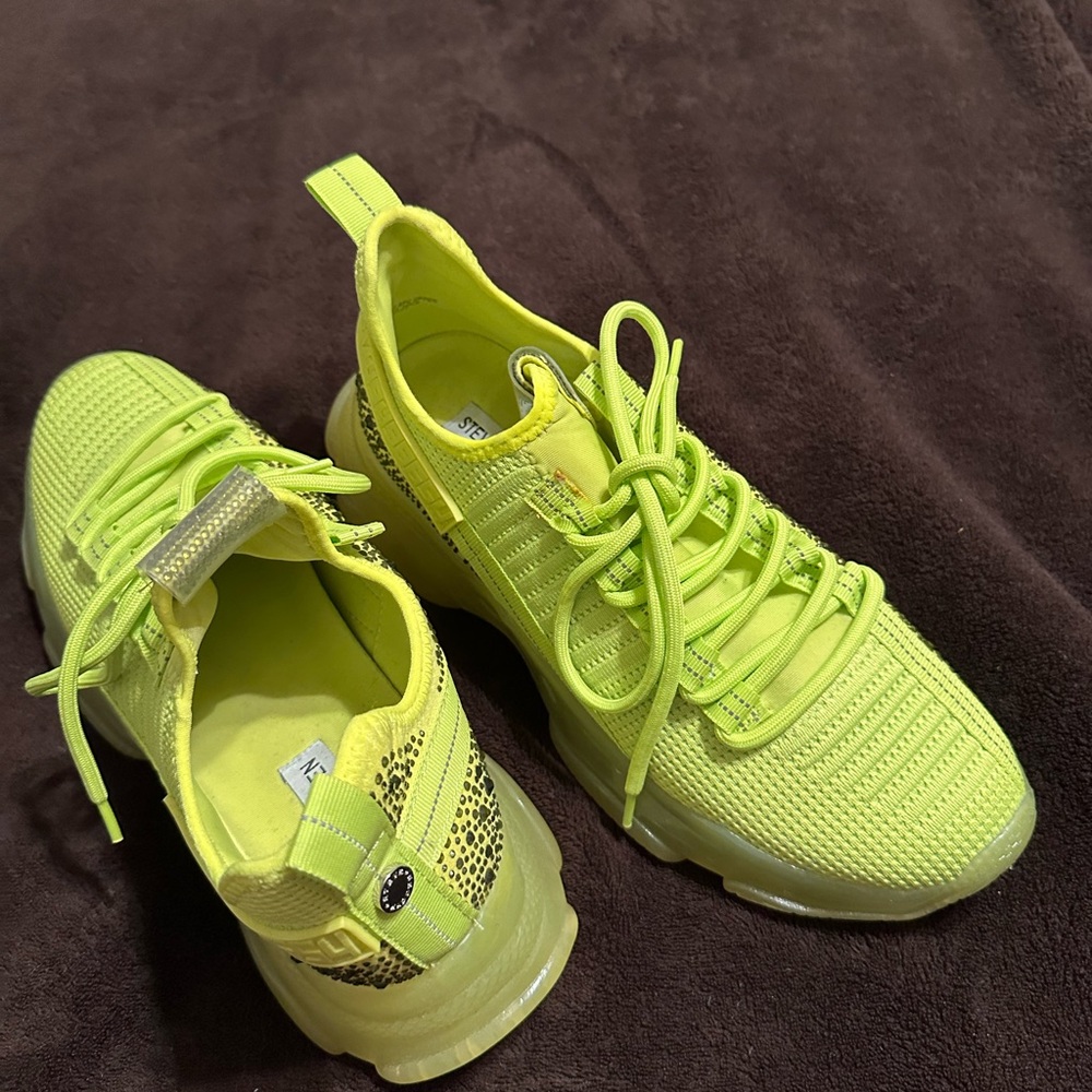 Steve Madden Maxima Neon Green/Yellow Athletic Shoes